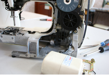 Как разобрать швейную машинку