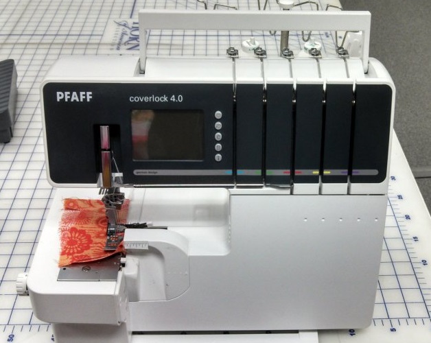 Pfaff Coverlock 4